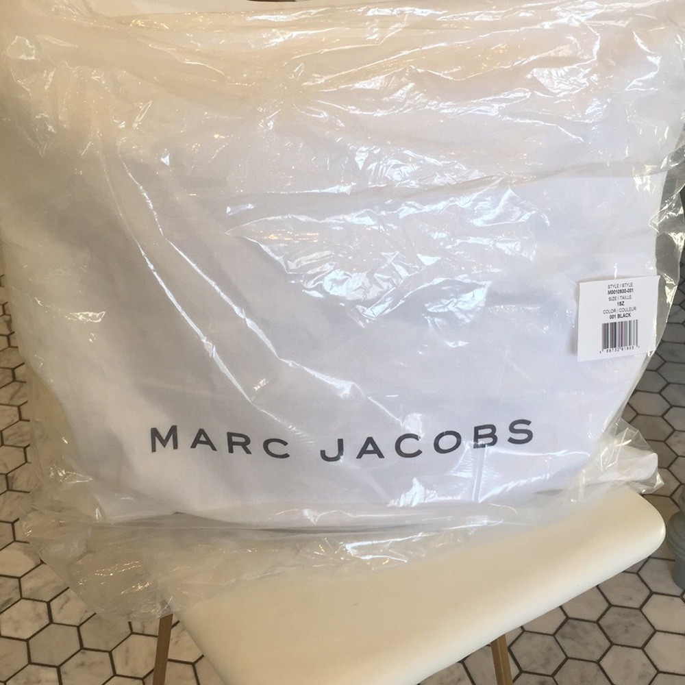 Marc Jacobs Sling Purse 👜